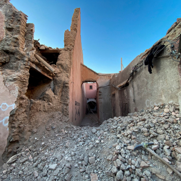 Edificio destruido tras el terremoto en Marruecocs