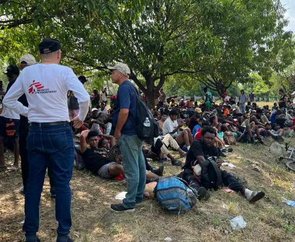 Equipos de MSF bribdan atención médica a personas migrantes que salió de Tapachula, Chiapas, México.